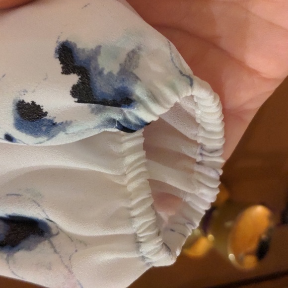 Violet+Claire 3/4 Sleeve V Neck Floral Blouse White Blue Pink Size S - Picture 5 of 8